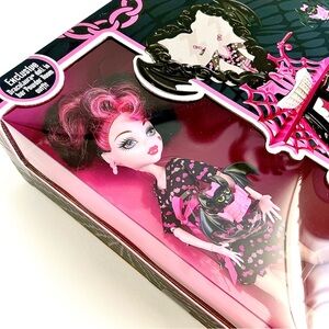 Monster High Draculaura Powder Room Playset – New & Sealed! Rare 2011 Exclusive